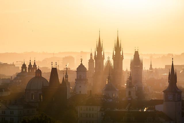 východ slunce v Praze